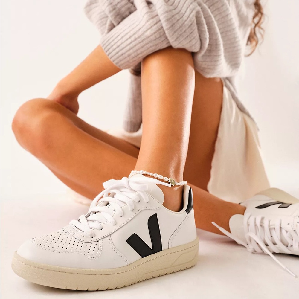 Veja sneakers black and white